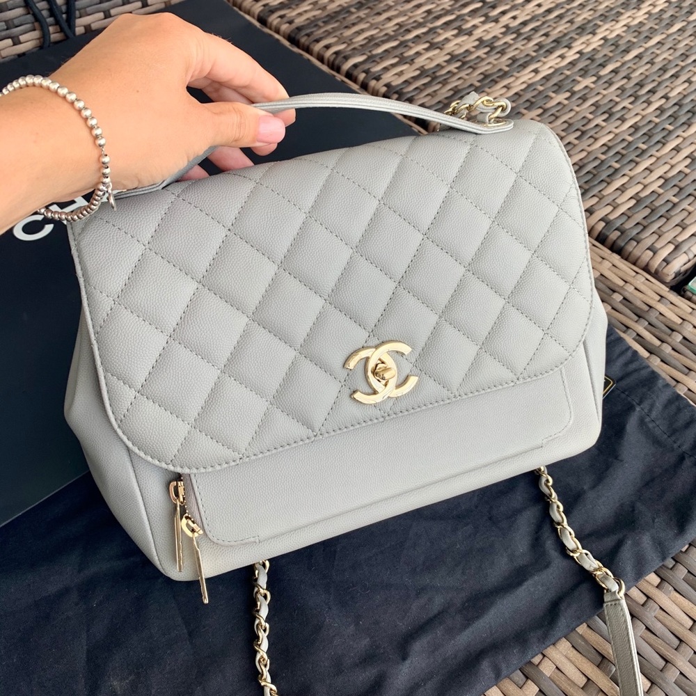 ✨CHANEL Business Affinity Gray Caviar Leat…